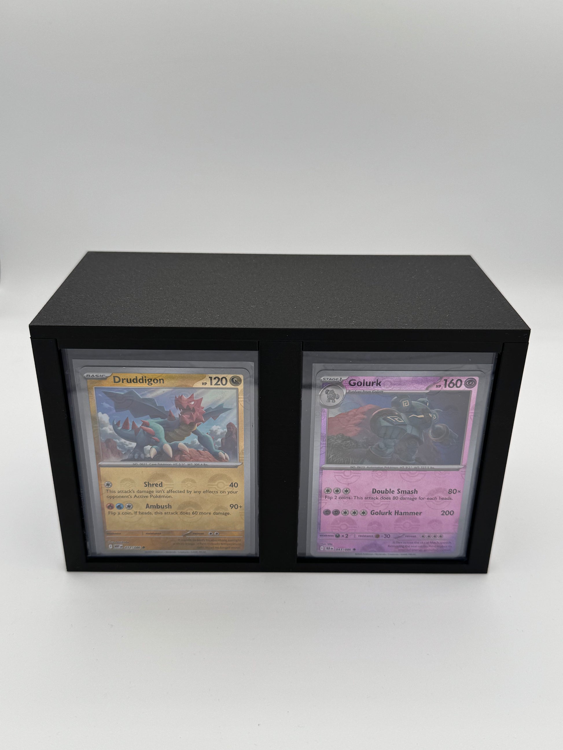 Holder Station, Close-up of display slot holding standard top loader